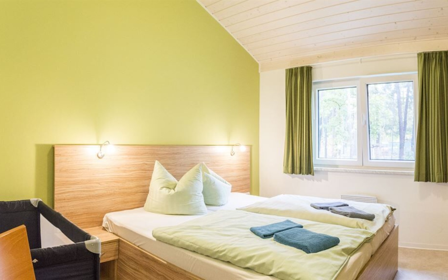 a9e20cb6-8700-40c9-a844-5490376d92f0