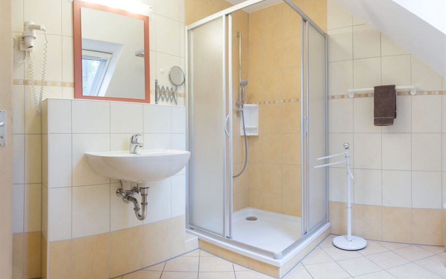 0c4e5182-1f1e-4340-a597-fbdba04a1220