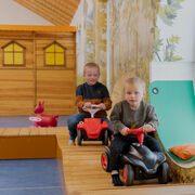 Rutschautos im Indoorspielplatz, Foto: Gl&uuml;cksfoto GbR - Rico Schwarze