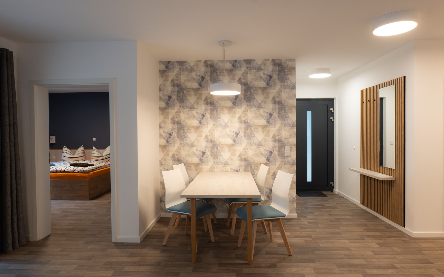 284b32a3-83d4-45a1-a9b0-e4c3cffca96d