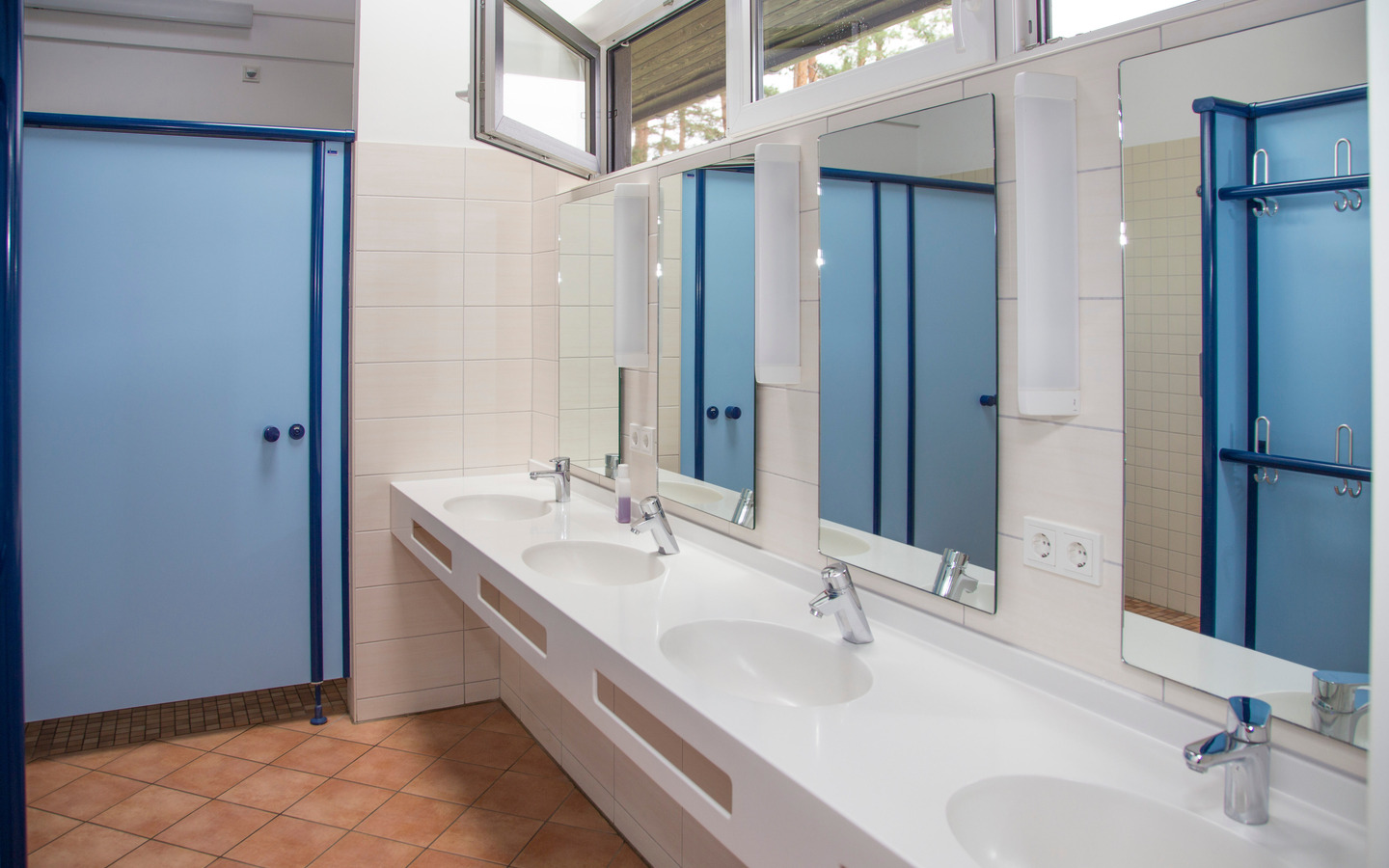 899fbdab-19f5-428b-85c7-40802e4f4533