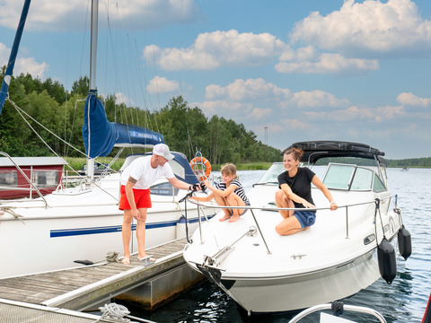 Wasserliegeplätze im Hafencamp, Foto: Rico Schwarze - Glücksfoto GbR