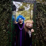 Parkgefl&uuml;ster 2025 - die T&uuml;r im Wald, Foto: Julia Kussatz