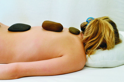 Hot Stone Massage, Foto: Konstantin Mositschkin